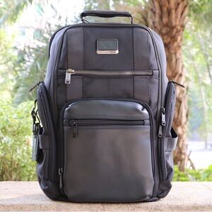 90% new Tumi Business Black Backpack Computer bag